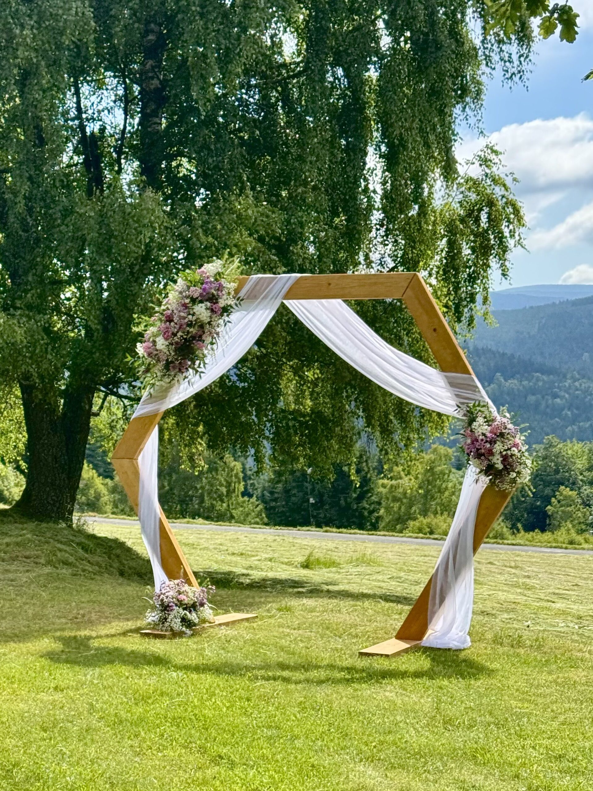 Zázemí pro svatby - svatební brána